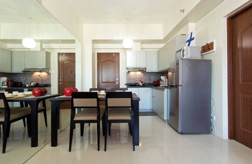 Bangkal Copropriété | The Beacon 1Br for 4, Arnaiz Tower
