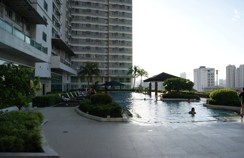Legazpi Village Station Balnéaire | The Beacon Makati