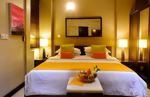 Male Hôtel | The Beehive