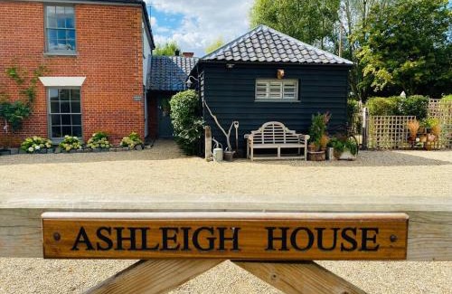 Diss Maison | The BeeKeepers - Homely Luxurious Self Catering