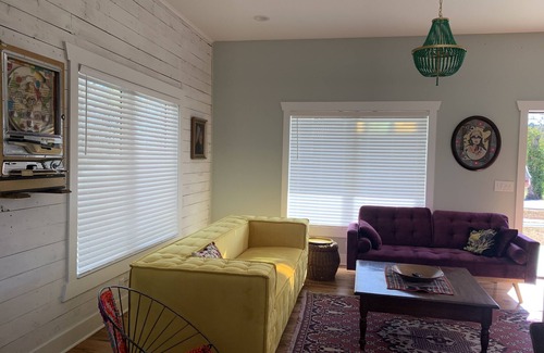 Bell Buckle Maison | The Bell Buckle Bungalow - completely renovated 3 bedroom/2 bath house, sleeps 9