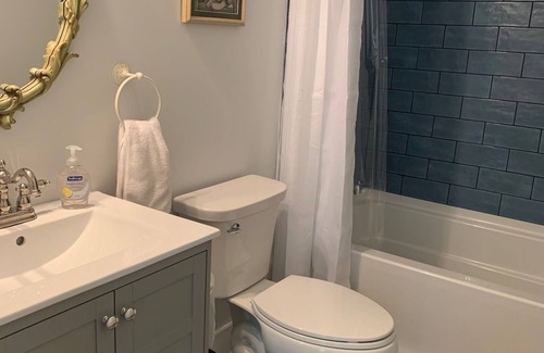 Bell Buckle Maison | The Bell Buckle Bungalow - completely renovated 3 bedroom/2 bath house, sleeps 9