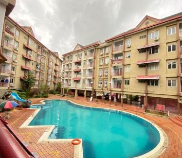 Baharu Appartement | The Berlian Guesthouse - Teluk Kemang - 2 bedrooms apartmens with pool view