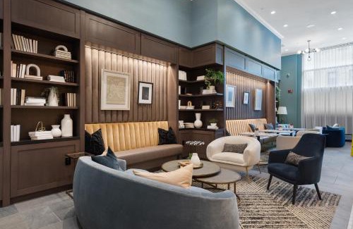 Rush and Division Appartement | The Bernardin Gold Coast Luxury Apartments Near Magnificent Mile
