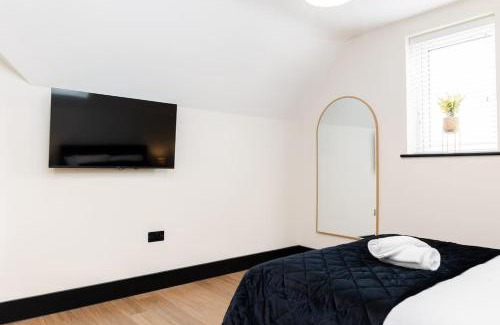 Gabalfa Appartement | The Berriman Collection Stylish Sleeps 6 - 2 Bedroom