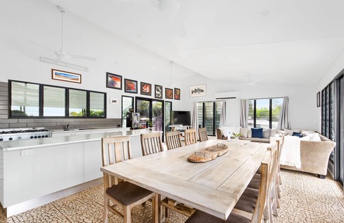 Dundee Beach Maison | The Best Beach House in Dundee
