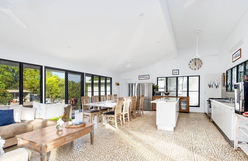 Dundee Beach Maison | The Best Beach House in Dundee