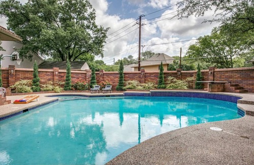 Lake Highlands Maison | LE MEILLEUR DALLAS DOIT OFFRIR !! INCROYABLE PISCINE ET SPA! 9 miles du centre-ville