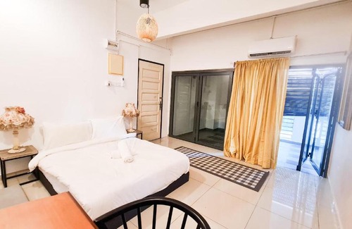 Bayan Lepas Lit Et Petit-Déjeuner | The Best Hotel in Bayan Lepas - THE LOV PENANG