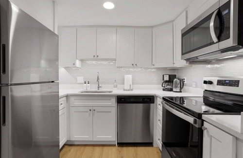 Cardozo Appartement | NEW Classy Dupont-Logan Apt + Parking & Patio