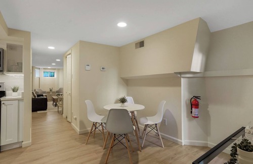 Cardozo Appartement | NEW Classy Dupont-Logan Apt + Parking & Patio