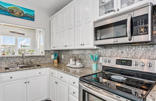 Navarre Beach Maison | The BEST VIEWS with family friendly gameroom!