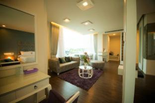 Nai Mueang Hôtel | The Beverly Hills Hotel