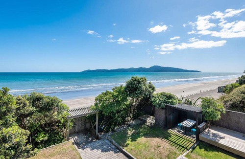 Raumati South Maison | The Big Bach