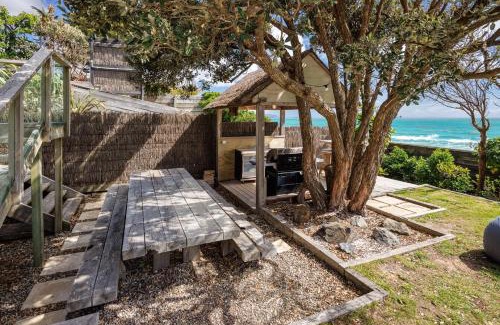 Raumati South Maison | The Big Bach