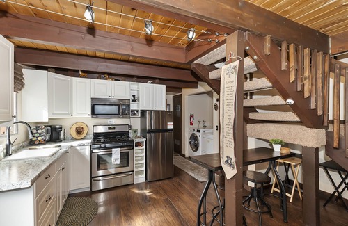 Woodlands Cabine | The Big Bear Den - Cozy cabin retreat with mountain views