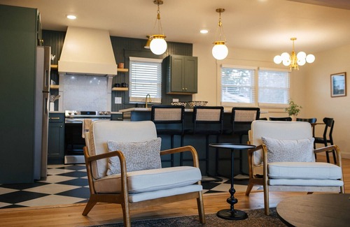 Chambersburg Maison | The 'Big House' at The Mane & Co.