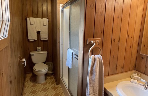 Eagle Bay Hôtel | The Big Moose Inn
