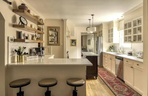 Tulsa Maison | The Big Tulsan- 8 beds, pool, game room, BBQ!