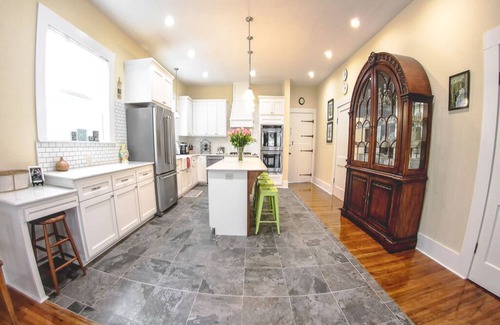 Lake Charles Maison | La grande maison blanche LCLA