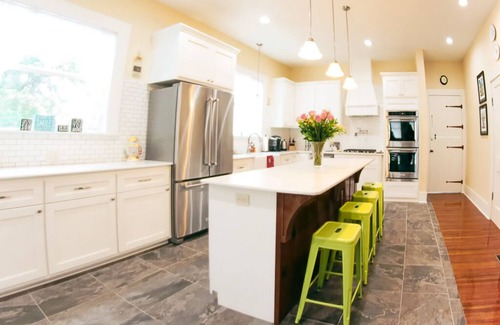 Lake Charles Maison | La grande maison blanche LCLA