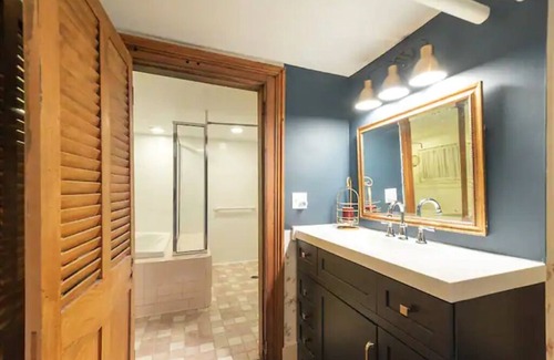 Orange Maison | The Biltmore Suite in historic Holladay House