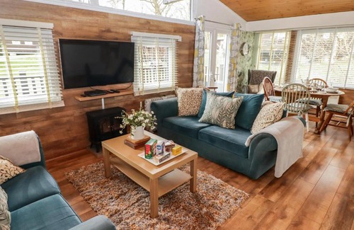 Cenarth Maison | The Bird House