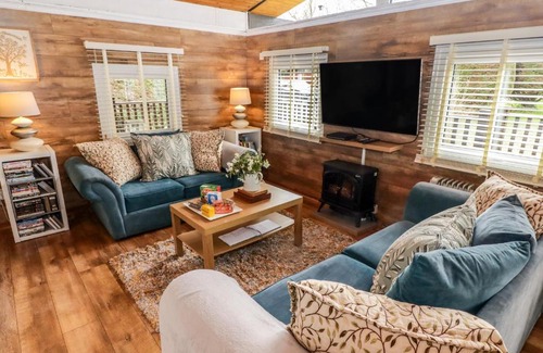Cenarth Maison | The Bird House