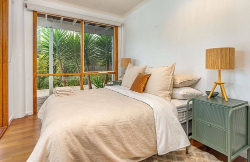 Sunset Strip Maison | The Birkdale with heated inground pool