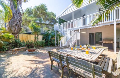 Anna Bay Maison | The Birubi Beach House 11 Campbell Ave Close to the beach pet friendly holiday home