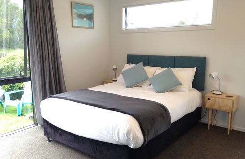Manapouri Maison | The Bivy- Manapouri Lakefront