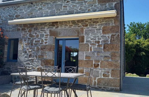 Saint-Sauveur-des-Landes Maison | La maison bleue