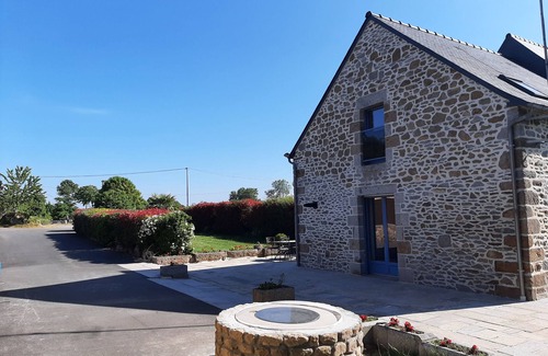 Saint-Sauveur-des-Landes Maison | La maison bleue