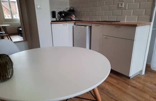 Le Busca Appartement | The black and white nice studio hyper center and wifi