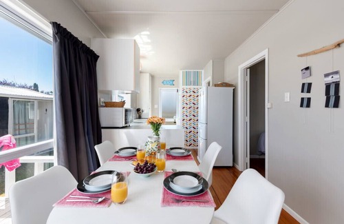 Mount Maunganui Cottage | The Black Bach - Maison de vacances Mt Maunganui