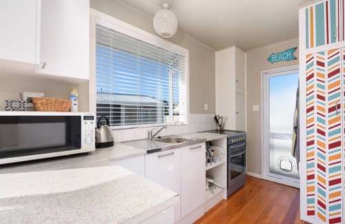 Mount Maunganui Cottage | The Black Bach - Maison de vacances Mt Maunganui