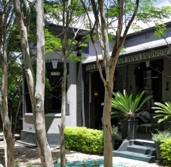Robertson Maison | The Black House