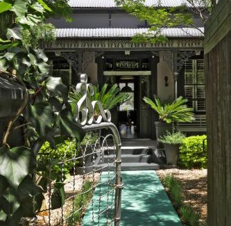 Robertson Maison | The Black House