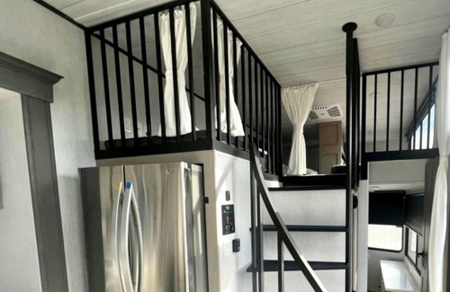 Georgetown Cabine | The Black River Xscape Waterfront Grand Lodge