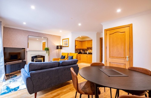 Galway Appartement | Charming 2-Bedroom GF Apt by the Salthill Village