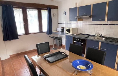 Saint-Dizier-Leyrenne Maison | Gîte Le Bleuet à la campagne avec piscine