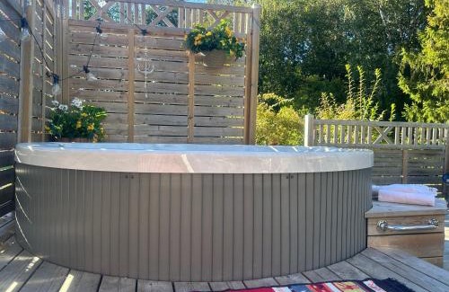 Stromstad O Maison | The Blomsholm Cabin - Recharge Your Electric Car