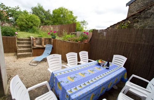 Celles-en-Bassigny Maison | Le Bourdon bleu au pays de Langres et ses 4 lacs