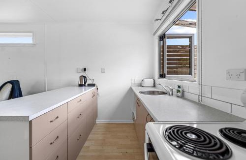 Waihi Beach Maison | The Blue Cottage - Waihi Beach Holiday Home