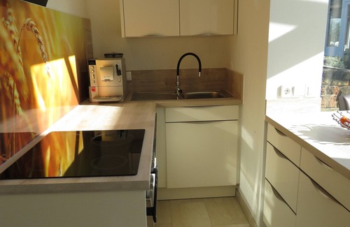 Pleisweiler Appartement | The blue house vacation apartments, balcony, pool, garden, massages, hairdresser