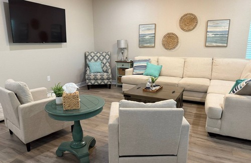 Surfside Beach Maison | The Blue Heron! Sleeps 12- 1K/2Q/6T