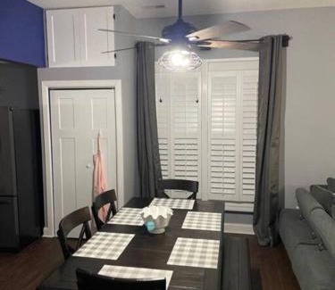 Troy Appartement | The Blue House on Boone