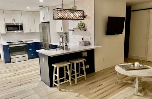 Fernandina Beach Maison | 💎The Blue Jewel💎- minutes to beach and minutes to downtown & Amelia River