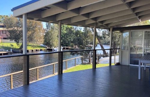 Sussex Inlet Maison | The Blue Lagoon - Waterfront Property