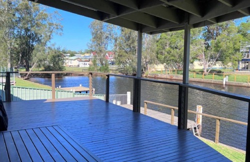 Sussex Inlet Maison | The Blue Lagoon - Waterfront Property